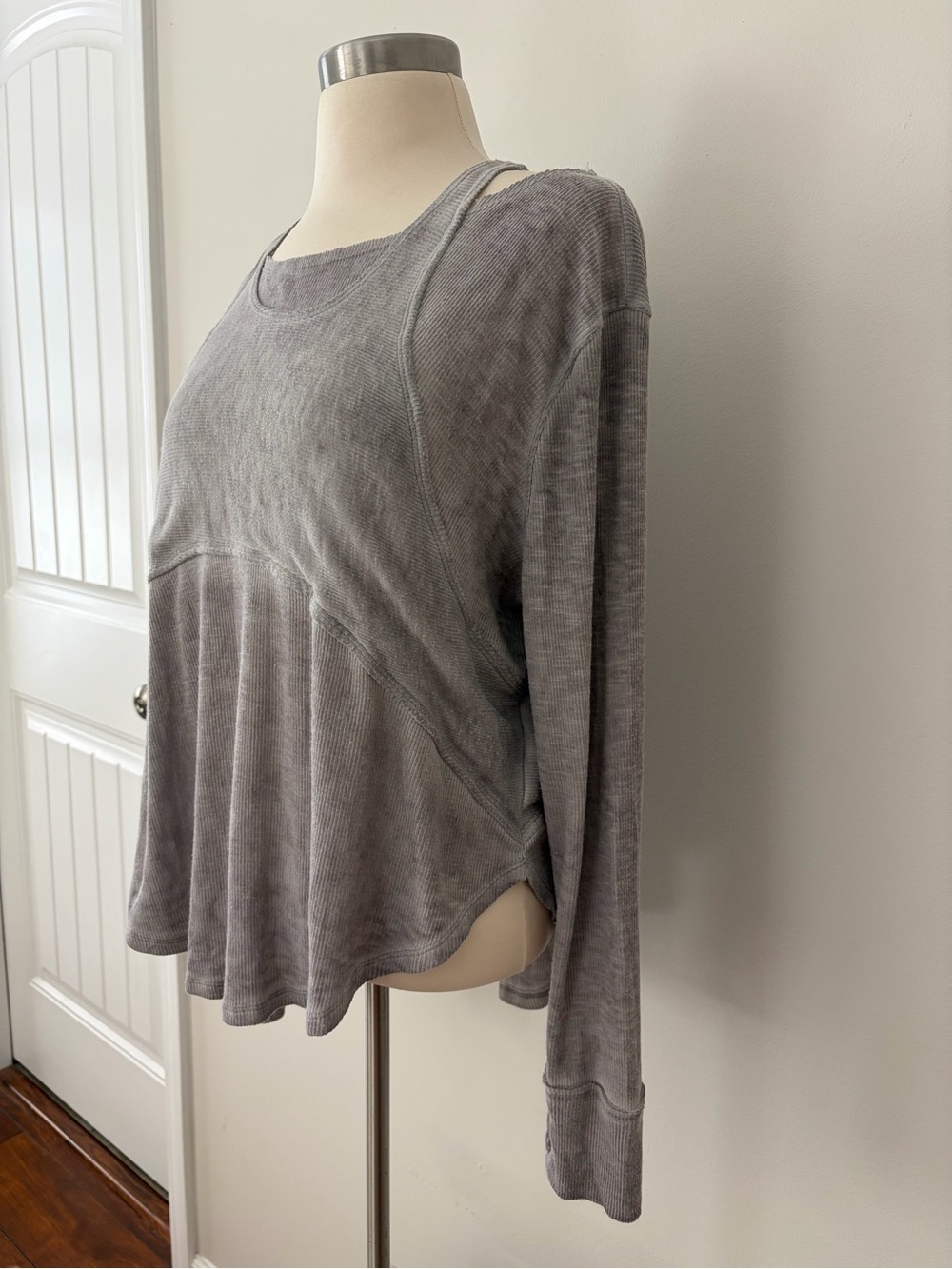 Free People Movement Zenith Tee Ash Gray Relaxed Long-Sleeve M Gorpcore Boho - Picture 4 of 10